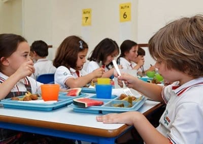 Niños-comedor-primaria
